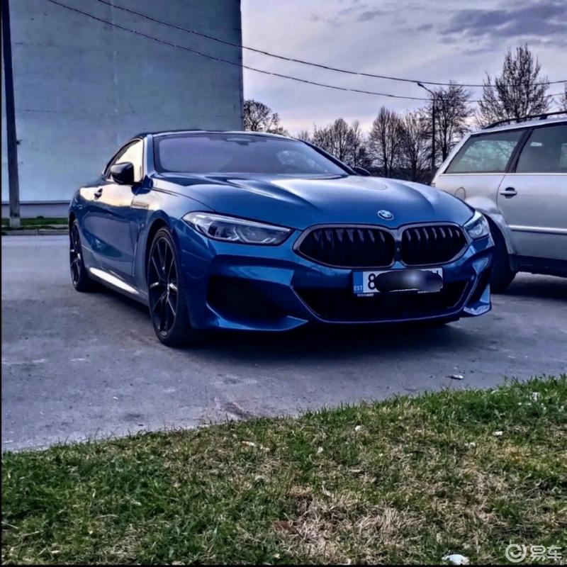 蓝色的车身,840i 车型,我在空地停车_宝马8系社区_易车社区