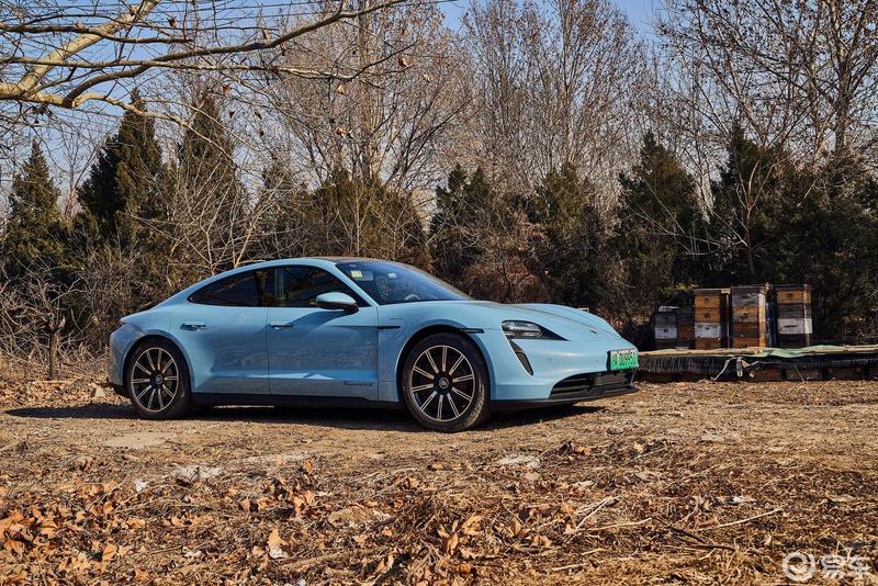 保时捷taycan4s,搭配起步控制超级