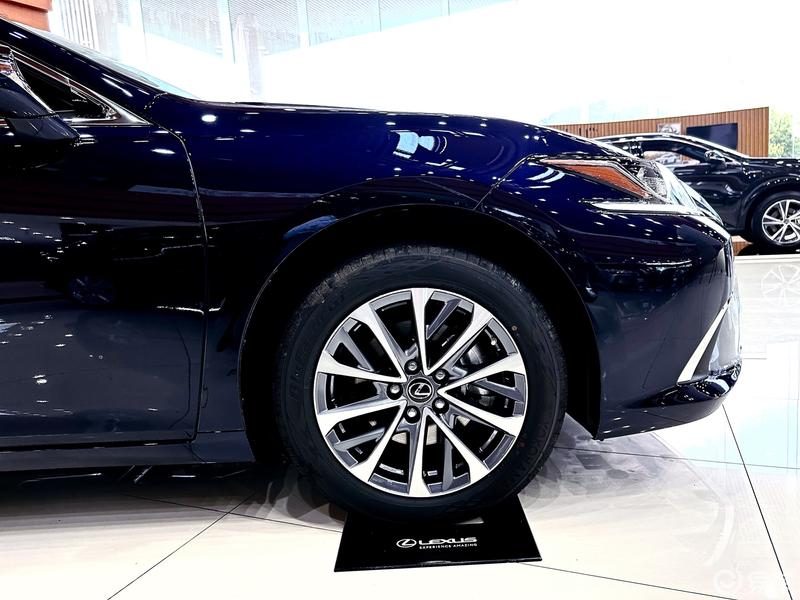 lexus 宝石蓝|仿佛要渗透进人的内心_雷克萨斯es社区_易车社区
