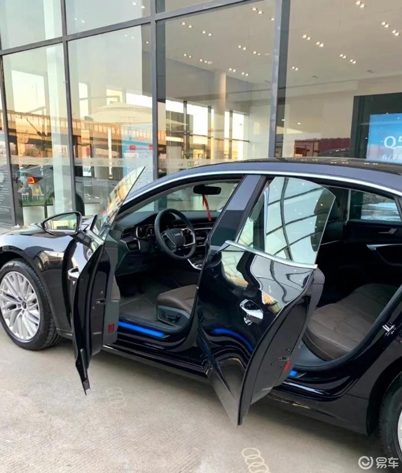 奥迪a7l 运动的外观9595