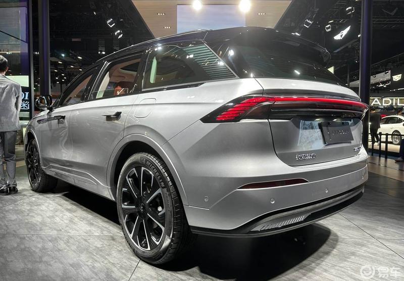 在本届成都车展上,美系豪华品牌林肯汽车向