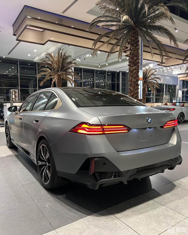 全新2024款宝马5系!