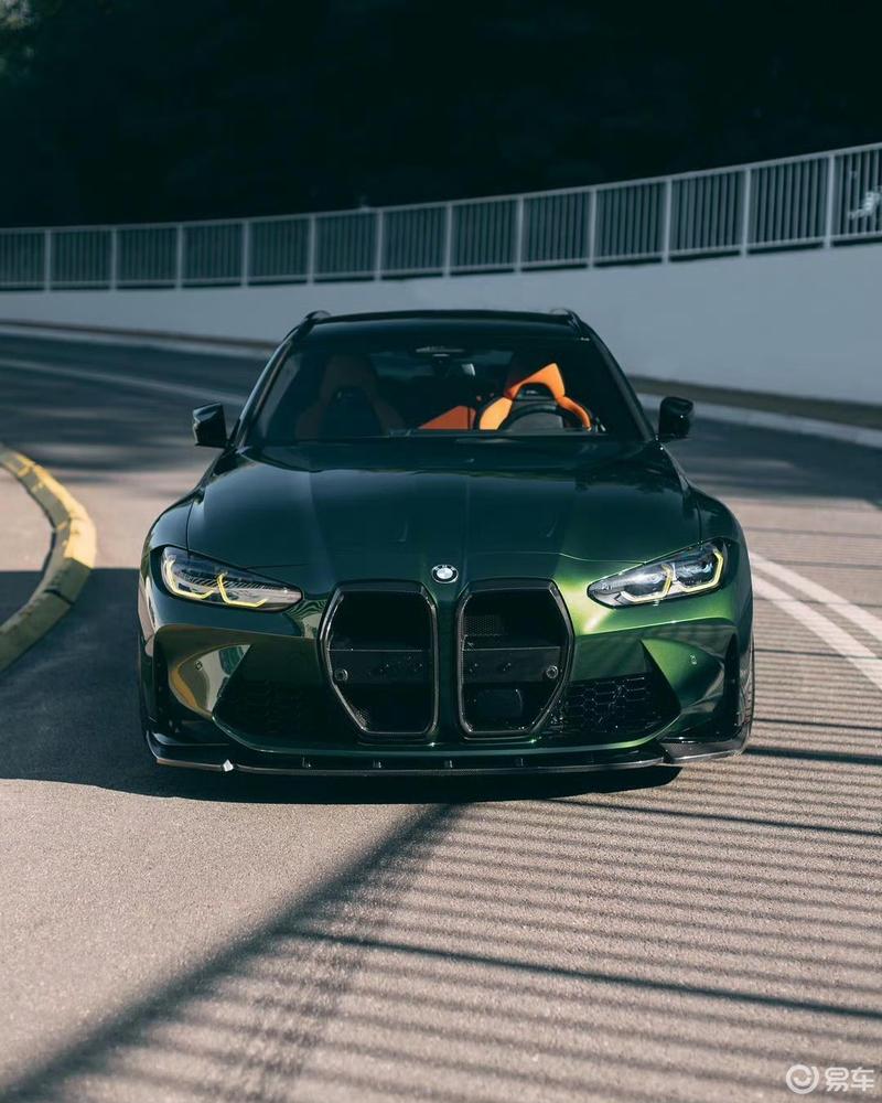 周末的假期或慵懒的躺在床上或去近郊感