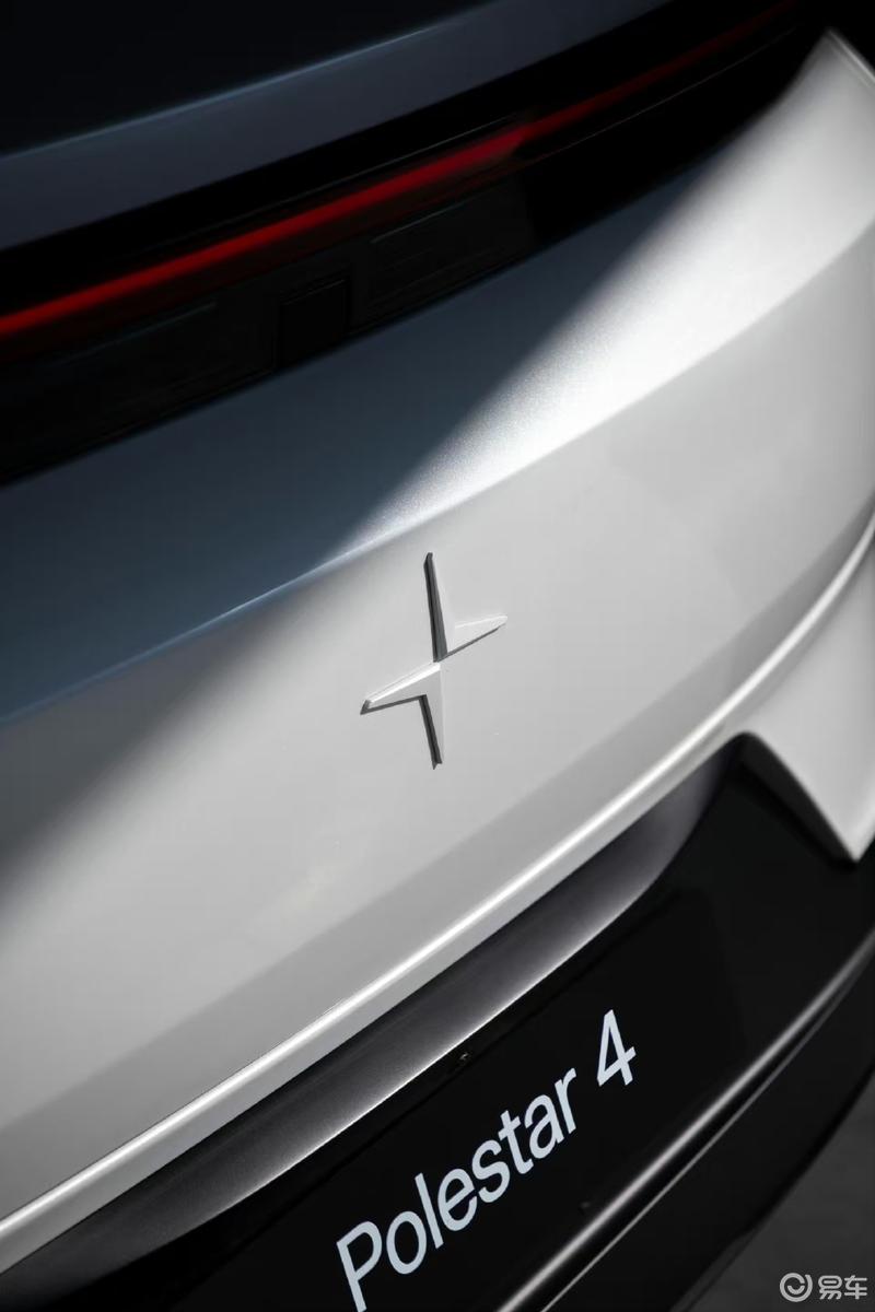 极星4是一辆动力充沛操控好玩的车