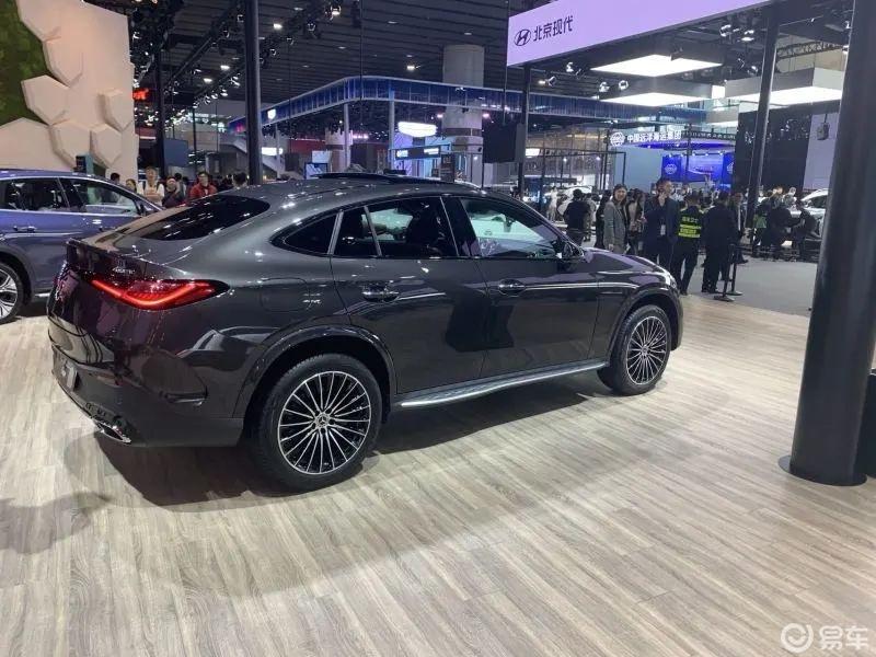 全新奔驰glc轿跑亮相广州车展