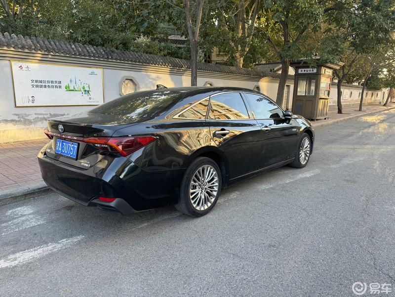 亚洲龙2.5双擎尊贵版(次顶配)