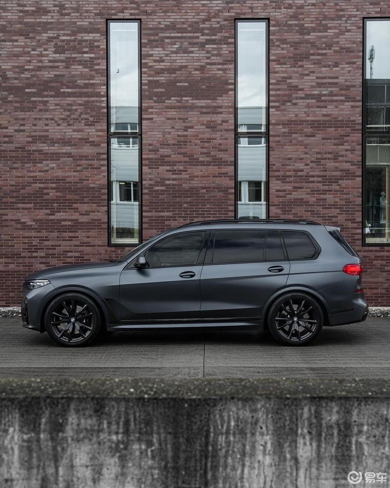 当前位置:>易车>社区>宝马x7社区>豪车鉴赏|宝马x7m50i>