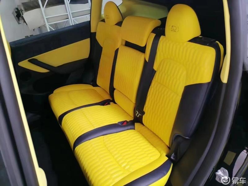 特斯拉model y内饰翻新改色