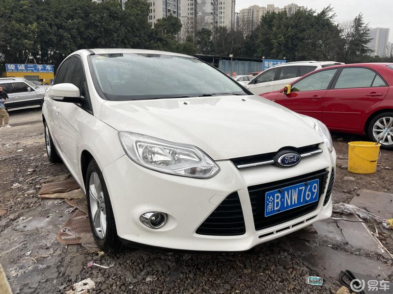 小姐姐一手户,15年上牌的两厢福克斯,实