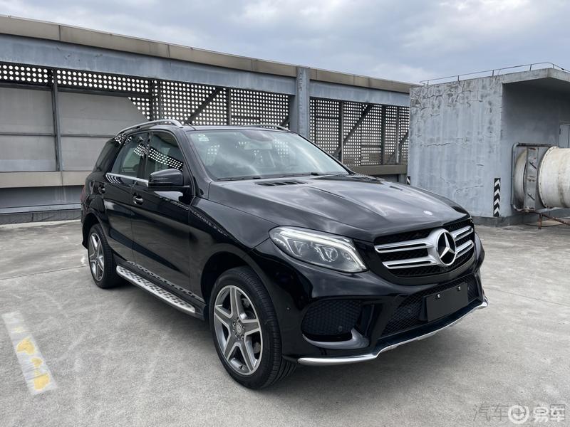 16年上牌奔驰gle400一手车卖25万