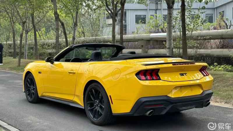 全新24款福特野马搭载5.0发动机震撼来袭