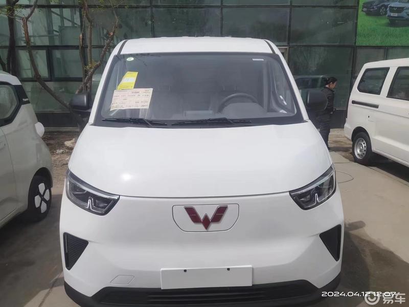 五菱新一代神车-可靠.能装,还好开