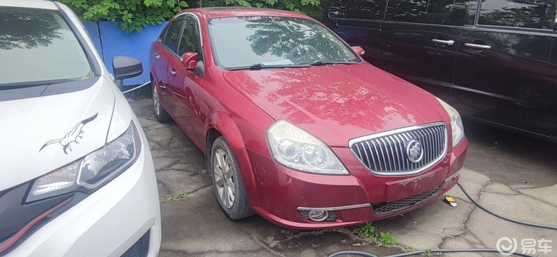 6的别克凯越  有喷漆  原