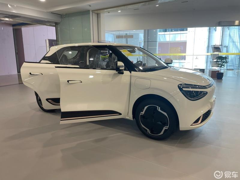 纳米01无忧白要不要贴个悬浮车顶?