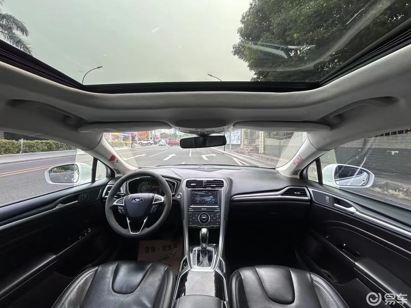 2014年福特蒙迪欧2.0t自动豪华运动
