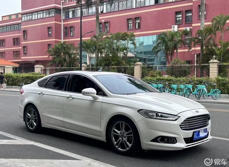 2014年福特蒙迪欧2.0t自动豪华运动