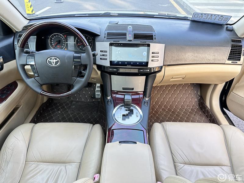 到店深圳一手09年9月丰田锐志2.5s