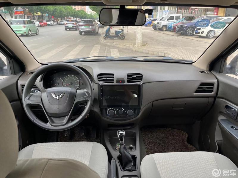 新到2015年12月本地一手五菱宏光s