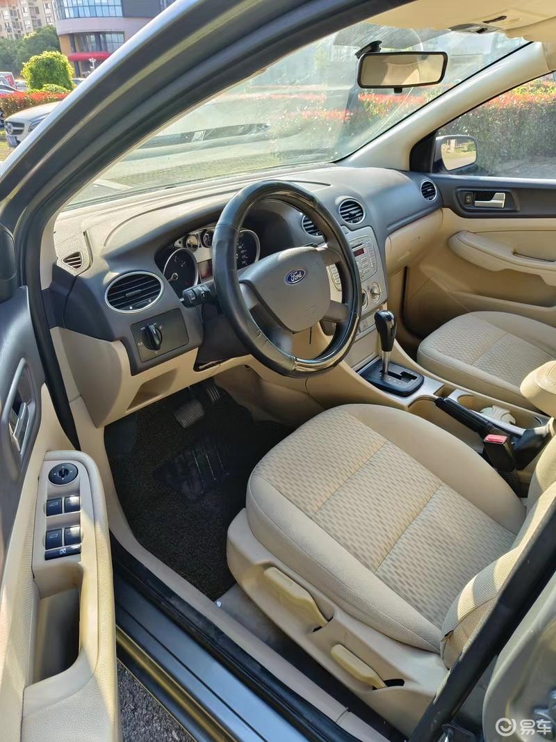 10年福特福克斯