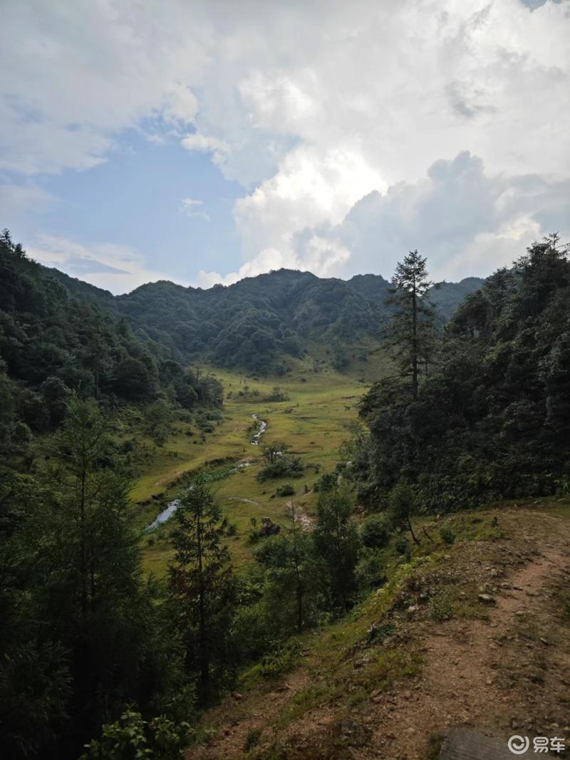 阳春鸡笼顶风景区简介图片