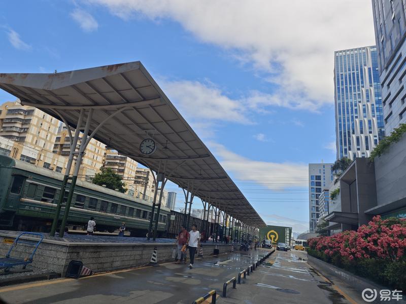 深圳工业站位于广东省深圳市罗湖区清水河街