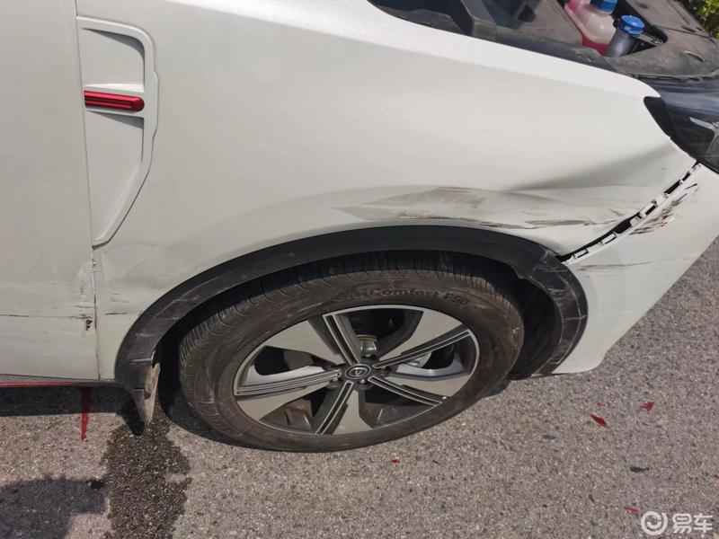 我的cs55plus经历了一次追尾事故_长安cs55/cs55plus社区_易车社区