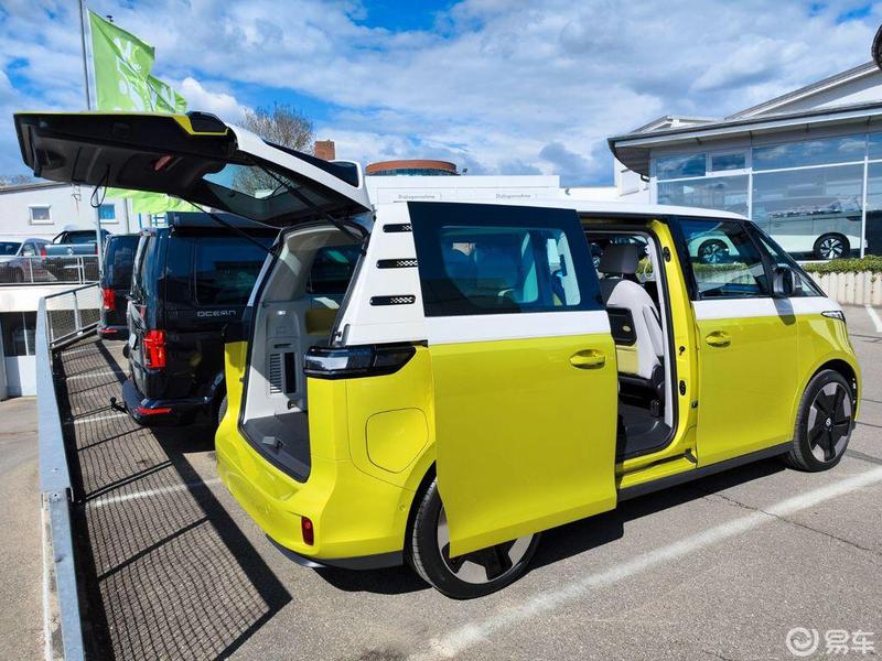 大众id buzz复古软萌的电动面包车