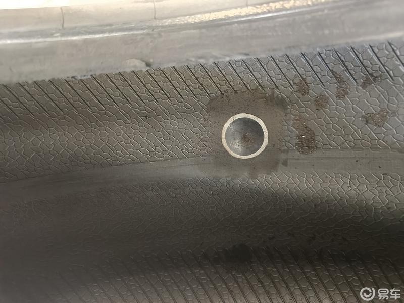 轮胎被扎过三次怎么处理,是换新胎还是补