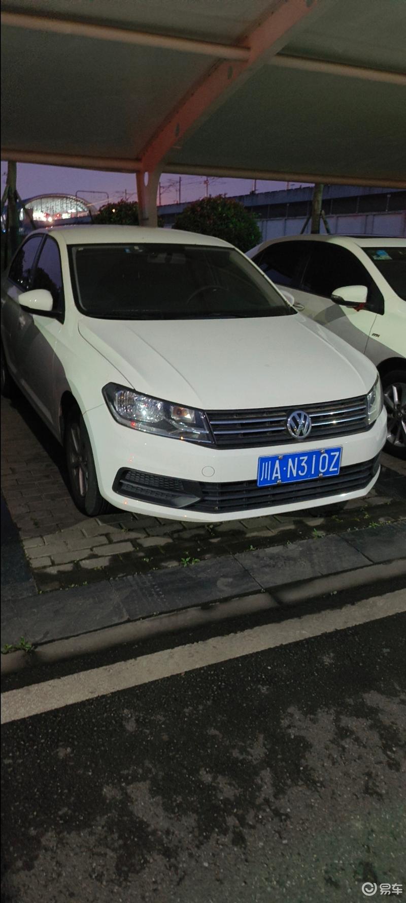 桑塔纳更换雨刮片和加注雨刮水操作指南