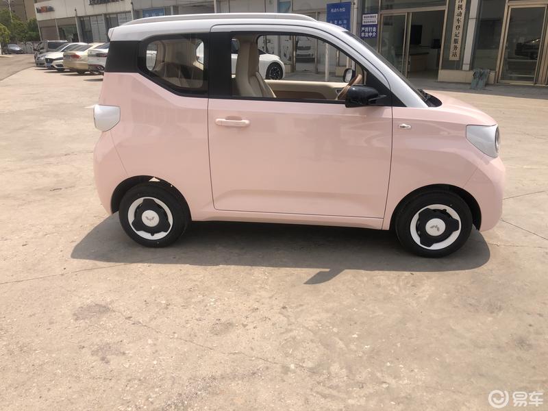 粉色五菱宏光mini马卡龙