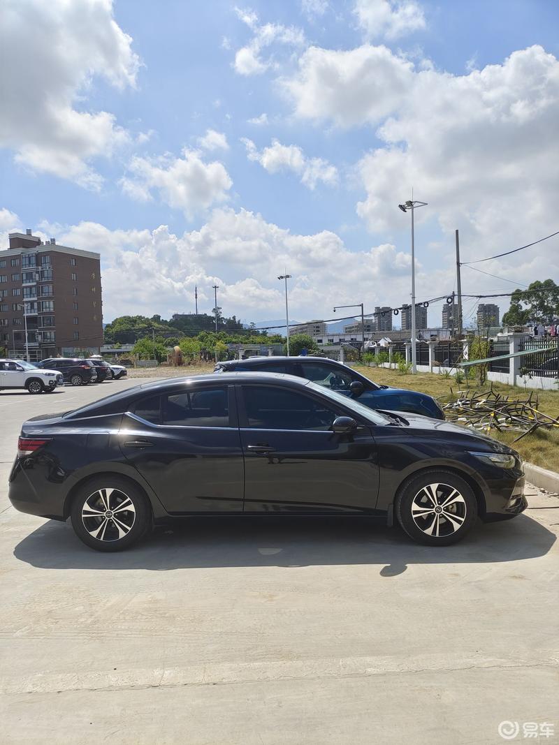 黑武士轩逸伴娃沙滩行