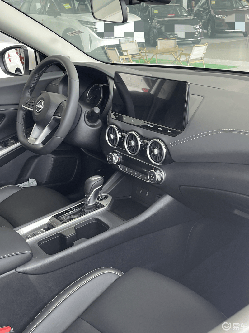 黑武士轩逸,城市出行的帅气搭子