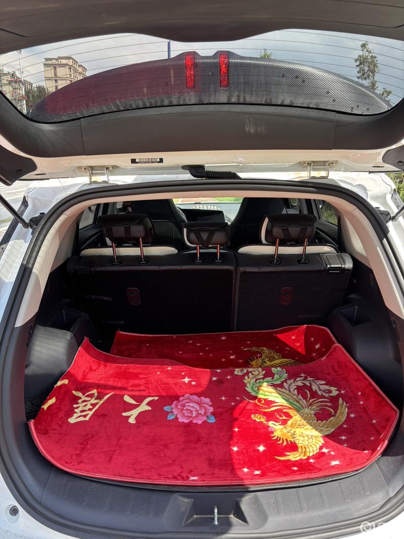 长安cs75plus超大后备箱空间