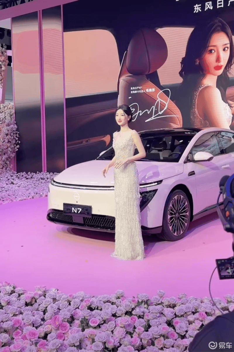 女神毛晓彤代言日产n7啦!