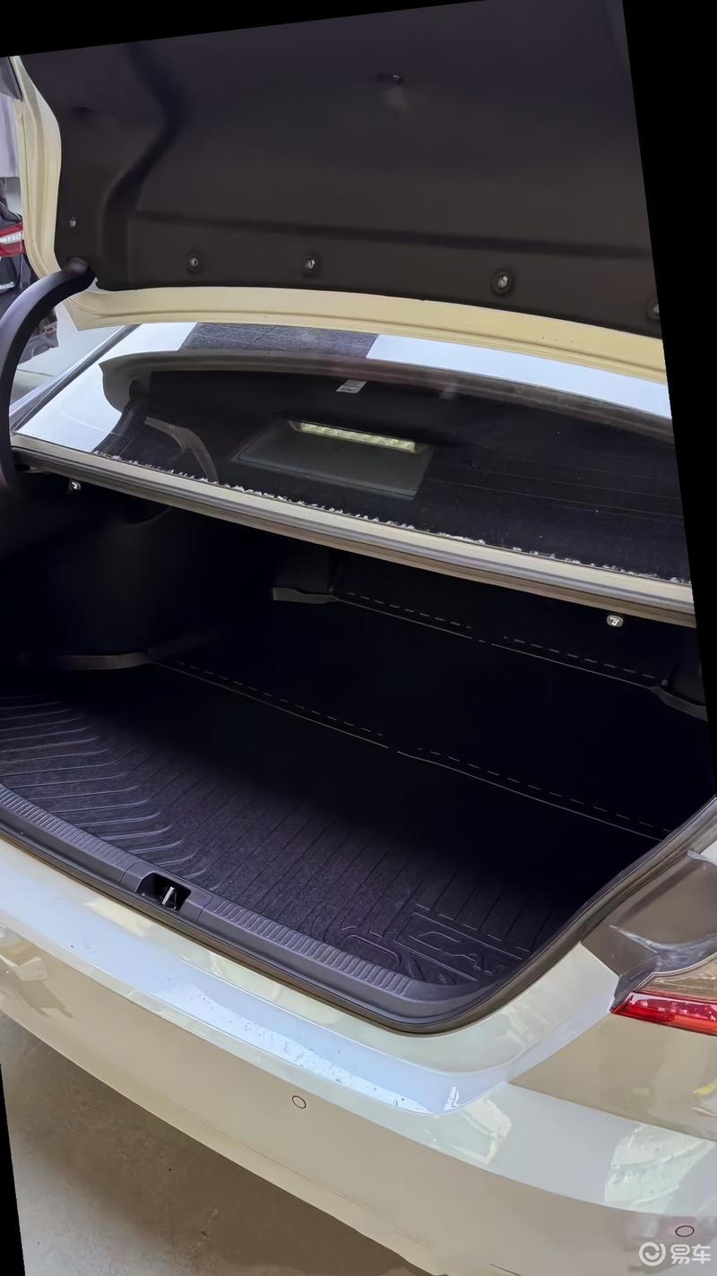 九代凯美瑞这后备箱,真是样样能装!运动时