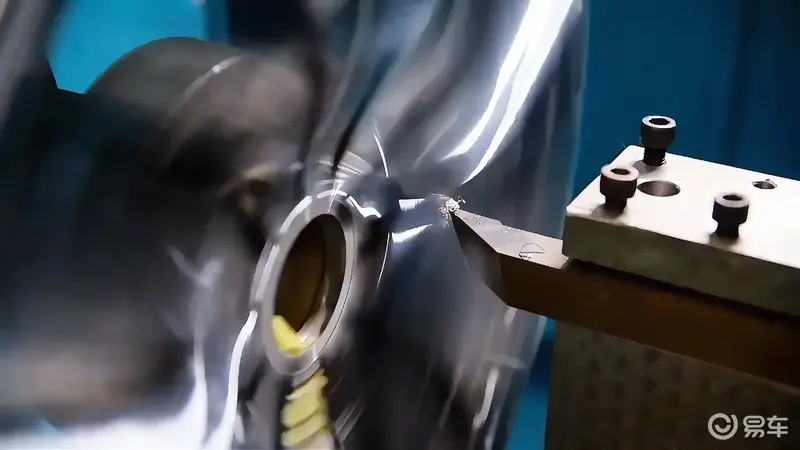 看不见的精准：为什么设备精度决定轮毂修复成败？