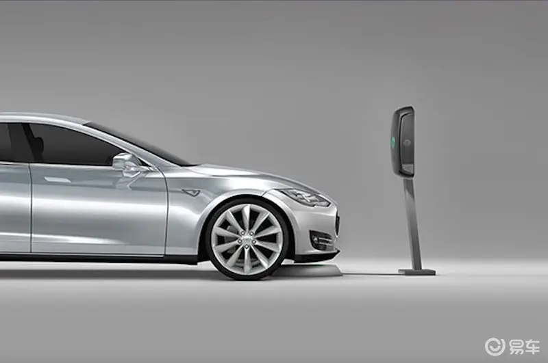 Evatran 无插头无线充电器为特斯拉 Model S