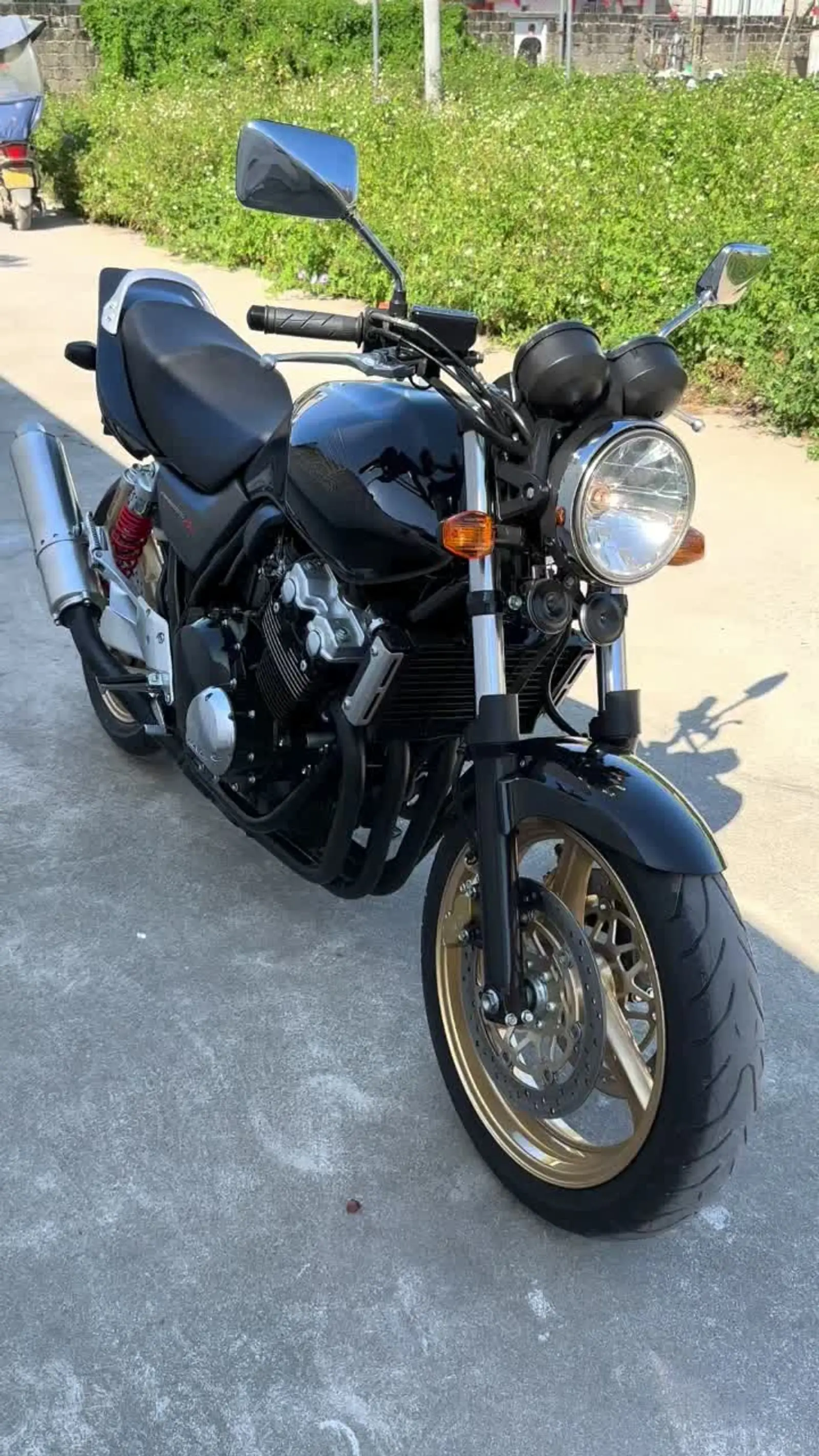 本田cb400的声浪关注我圆你机车梦 复古摩托