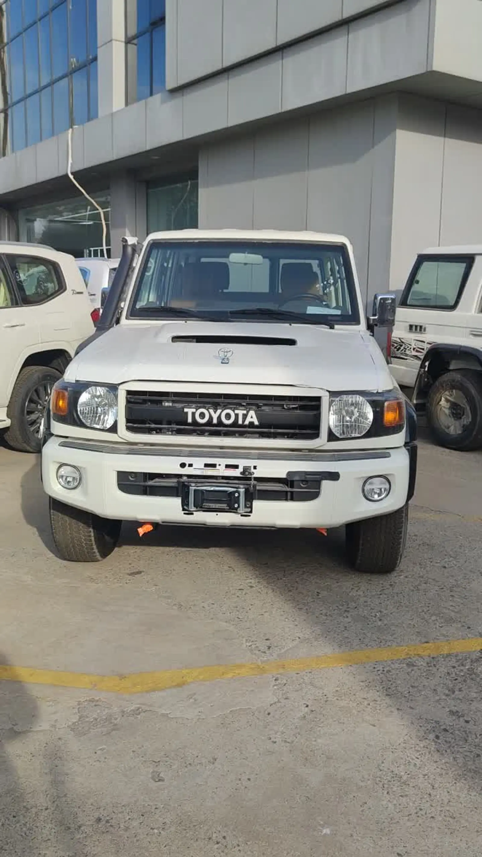 中东国六酷路泽lc76 4500柴油版