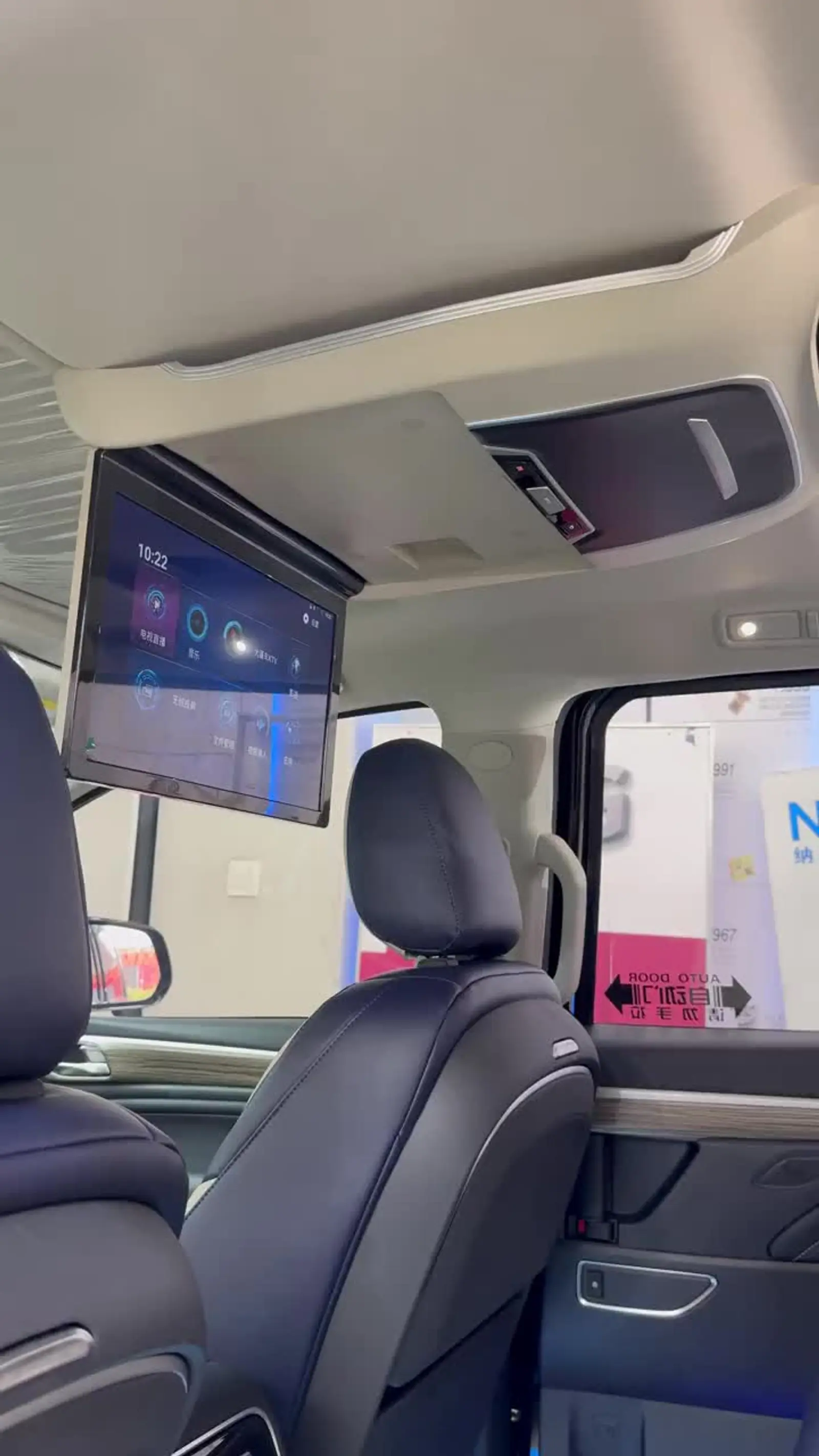 商务车吸顶电视 电动中门 电动尾门 吸顶电视,丐版秒变顶配