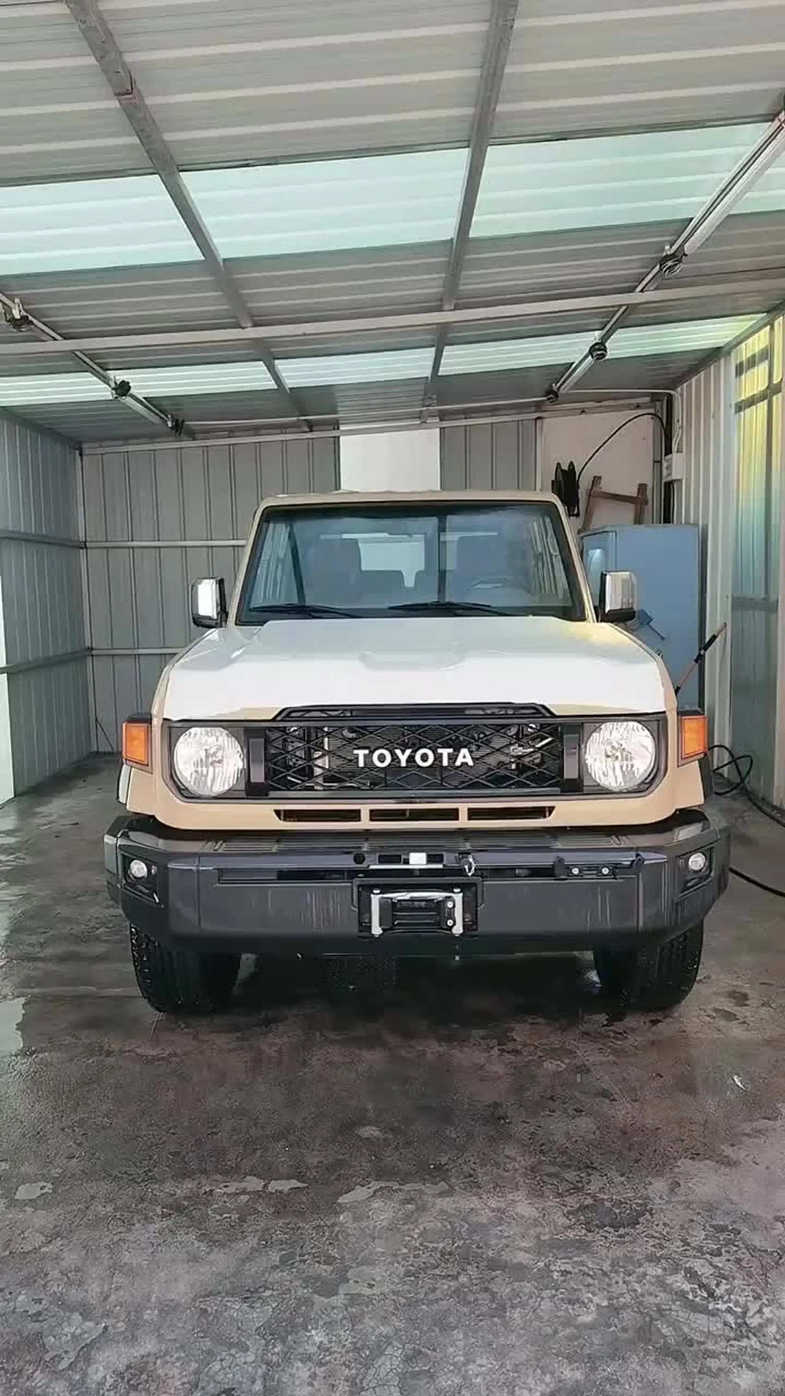 24款丰田lc71 三门短轴越野神车_易车小视频